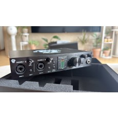 블랙 라이언 오디오 Revolution 2x2 USB 오디오 인터페이스 및 야마하 HS8 스피커 1조
